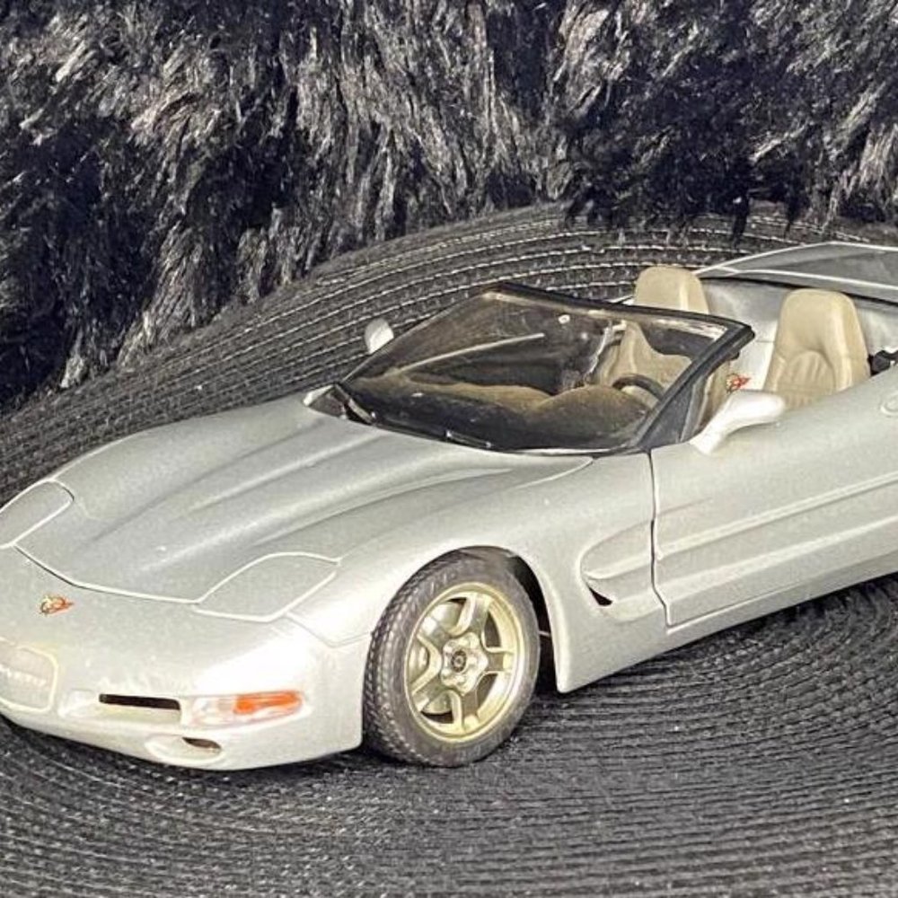 Bburago model corvette